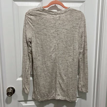 Load image into Gallery viewer, Size XS Lou &amp; Grey Tan Heathered Long Sleeve V-Neck Shirt
