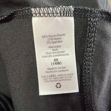 Load image into Gallery viewer, Size 0X Terra &amp; Sky NWT Black Metallic Leopard Ponte Skinny Pants
