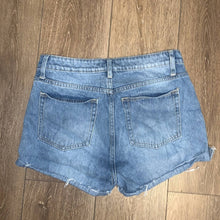 Load image into Gallery viewer, Large Hammer Jeans High Wiasted Denim Cut Off Shorts
