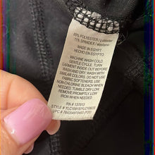 Load image into Gallery viewer, Large Marika Sport Black Cropped Leggings
