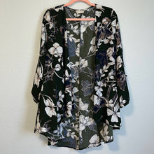 Load image into Gallery viewer, Small Altar’d State Dark Green Floral Print Tropical Kimono
