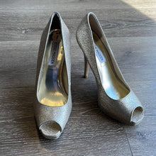 Load image into Gallery viewer, Size 7 Steve Madden Gold Glitter Sparkly Peep Toe Heels
