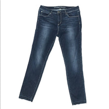 Load image into Gallery viewer, Size 29 Articles Of Society carley release hem cropped jeans
