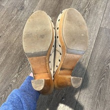 Load image into Gallery viewer, Size 9B Steve Madden Beige Faris Leather Platform Slip On Clog Heels
