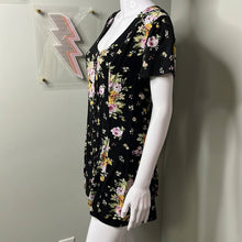Load image into Gallery viewer, Size Large Wild Fable Black Floral Print Short Sleeve Button Down Tunic Top
