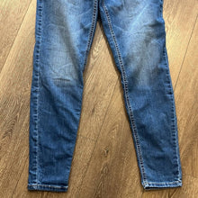 Load image into Gallery viewer, Size 14 Maurices Plus Size Mid Rise Basic Denim Skinny Jeans
