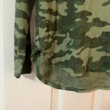 Load image into Gallery viewer, Large Petite Old Navy NWT Green Camo Long Sleeve Tee
