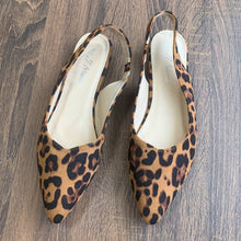 Load image into Gallery viewer, Size 7.5 J. Mark Leopard Along Back Pointy Toe Flats
