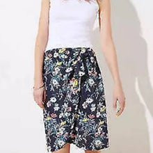 Load image into Gallery viewer, Size 20 Loft Plus Floral Wrap Skirt
