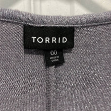 Load image into Gallery viewer, Medium Torrid Grey Sparkle Hacci Tunic Short Sleeve T-Shirt
