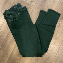 Load image into Gallery viewer, Size 8 KUT from the Kloth Mia High-Rise Toothpick Skinny Jeggings in Hunter Green
