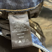Load image into Gallery viewer, Size 2 KUT From The Kloth Catherine Boyfriend Fit Denim Jeans
