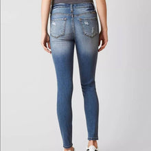 Load image into Gallery viewer, Size 29 Kancan Mid-Rise Skinny Stretch Jeans
