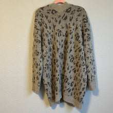 Load image into Gallery viewer, Small Easel Boutique Thick Leopard Cardigan
