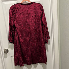 Load image into Gallery viewer, Small Amaze Boutique Wine Red Crushed Velvet V-Neck Bell Sleeve Boho Shift Dress
