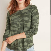 Load image into Gallery viewer, Large Petite Old Navy NWT Green Camo Long Sleeve Tee
