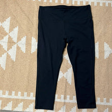 Load image into Gallery viewer, Large Marika Sport Black Cropped Leggings
