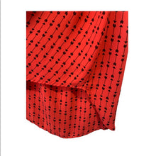 Load image into Gallery viewer, Size 0X Torrid Red ARROW PRINT GEORGETTE POCKET TANK TOP
