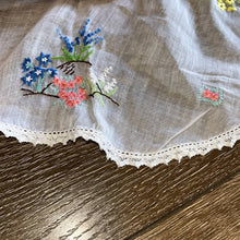 Load image into Gallery viewer, Vintage Dainty Floral Embroidered Lace Trimmed Doily’s
