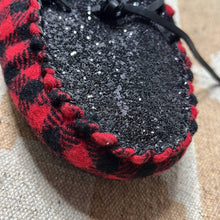 Load image into Gallery viewer, Size 8.5 Torrid NWOT Red Black Buffalo Plaid Black Glitter Black Glitter Fur Slippers
