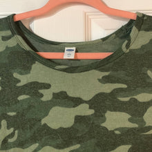 Load image into Gallery viewer, Large Petite Old Navy NWT Green Camo Long Sleeve Tee

