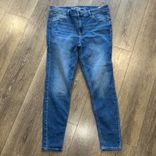 Load image into Gallery viewer, Size 14 Maurices Plus Size Mid Rise Basic Denim Skinny Jeans
