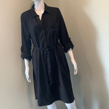 Load image into Gallery viewer, Size Large NYDJ NWOT Linen Long Sleeve Shirtdress In Black
