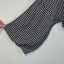 Load image into Gallery viewer, Size 2 Topshop Black &amp; White Gingham Print Tie Top
