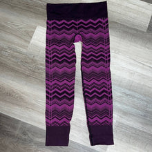 Load image into Gallery viewer, Size 6 Lululemon Ebb To Street Seamless Heather Regal Plum Chevron Magenta 7/8 Leggings
