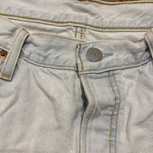 Load image into Gallery viewer, Size 29 Levi’s Light Wash Front Patch Denim Cut Off Shorts
