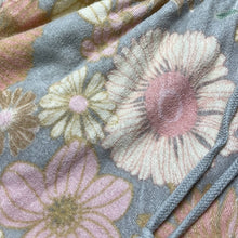 Load image into Gallery viewer, Size Medium Wild Fable Peach Pink Gray Floral Side Split Shorts
