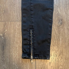 Load image into Gallery viewer, Size 6 KUT From The Kloth Black Shinny Zip Ankle Skinny Jeans
